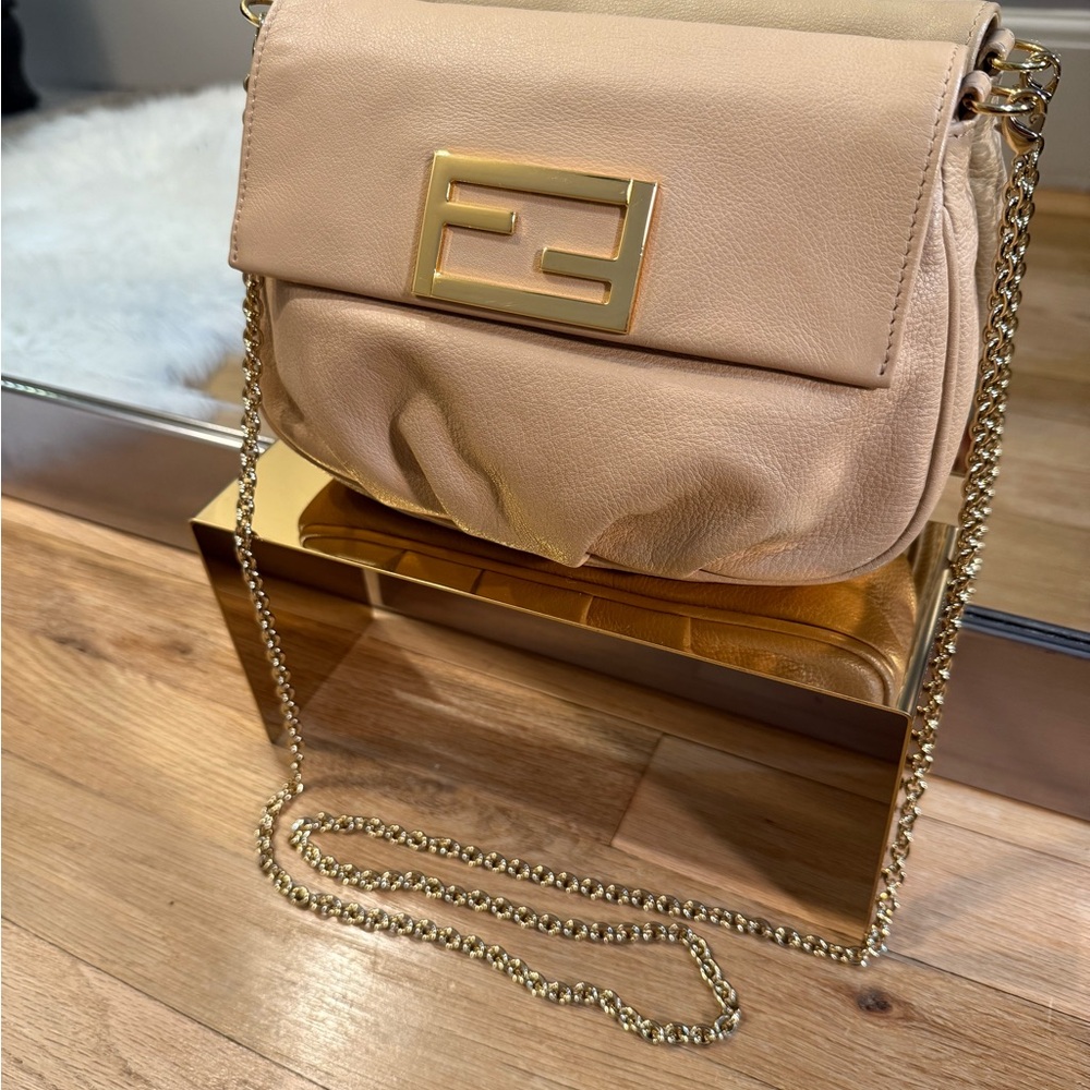 Fendi Beige Crossbody Bag with Gold Chain - Picture 3 of 17